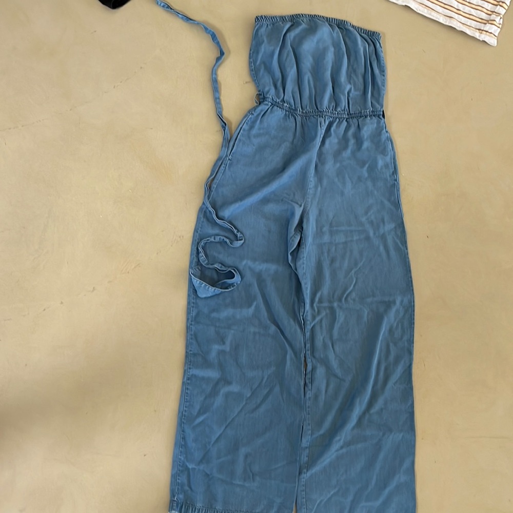 From Forever 21 and blue. It’s a size small.